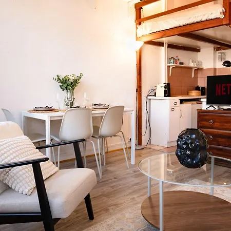 Cozy Parisian Montorgueil Apartment *