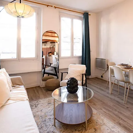 Cozy Parisian Montorgueil Apartment